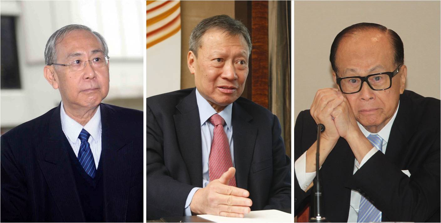 Walter Kwok (center) suspected that Rafael Hui (left) was a spy for Li Ka-shing's Cheung Kong Holdings, the high court heard Tuesday. Photos: CNSA, HKEJ Walter Kwok (center) suspected that Rafael Hui (left) was a spy for Li Ka-shing's Cheung Kong Holdings, the high court heard Tuesday. Photos: CNSA, HKEJ