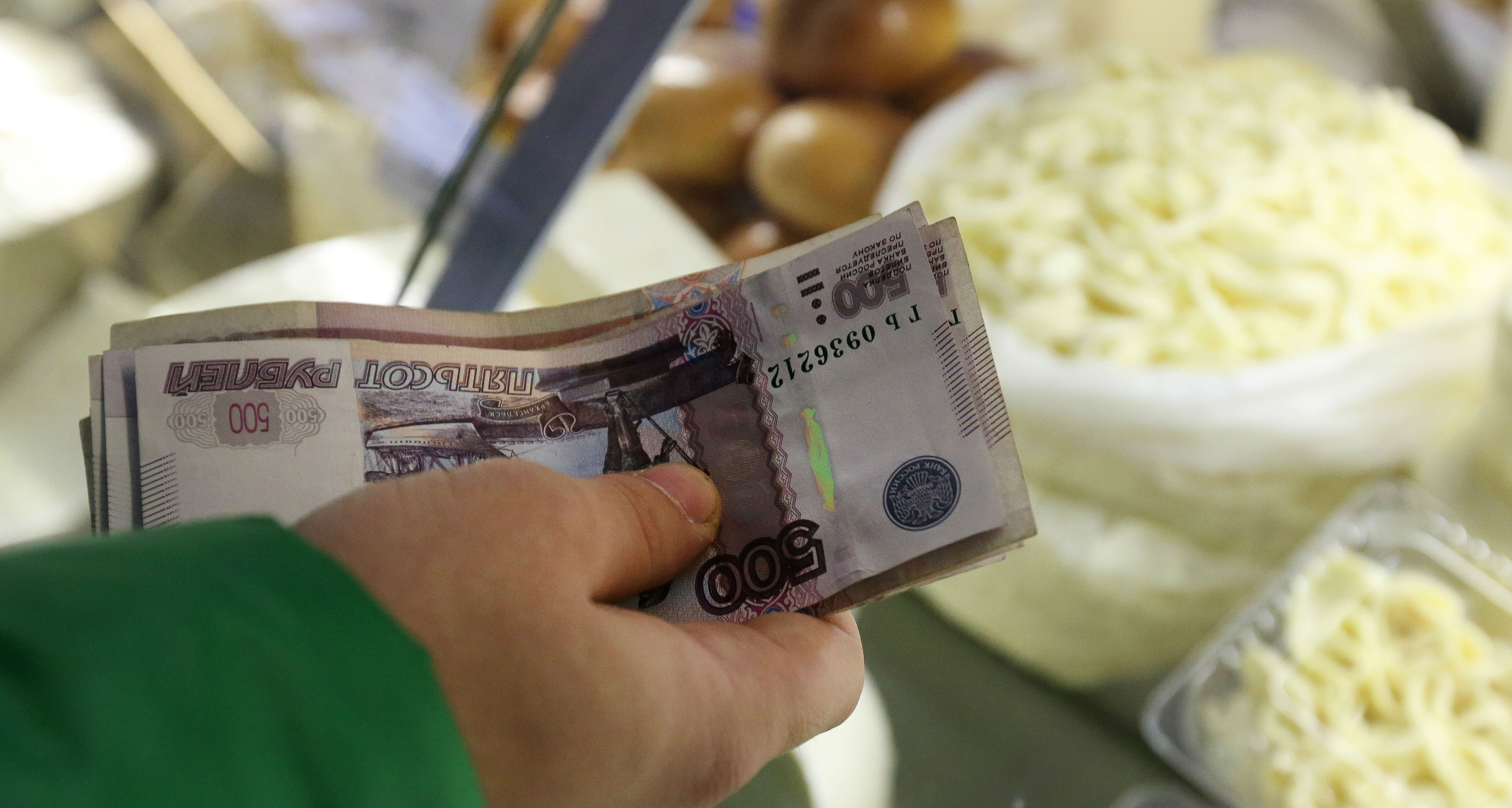 The Russian economy is in big trouble not because of the United States-led sanctions but because of the epic collapse in global oil prices. Photo: Bloomberg The Russian economy is in big trouble not because of the United States-led sanctions but because of the epic collapse in global oil prices. Photo: Bloomberg