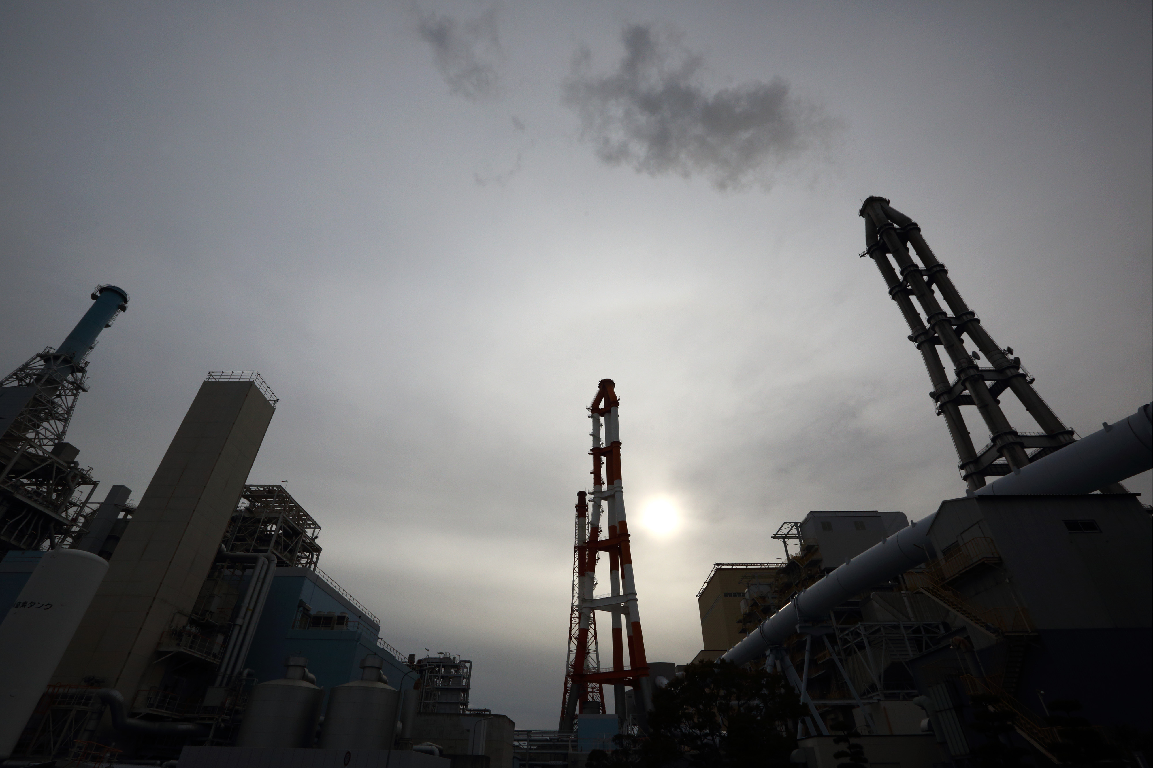 Global investors can help in the efforts to tackle climate change if they pull out funds from fossil-fuel firms. Photo: Bloomberg Global investors can help in the efforts to tackle climate change if they pull out funds from fossil-fuel firms. Photo: Bloomberg