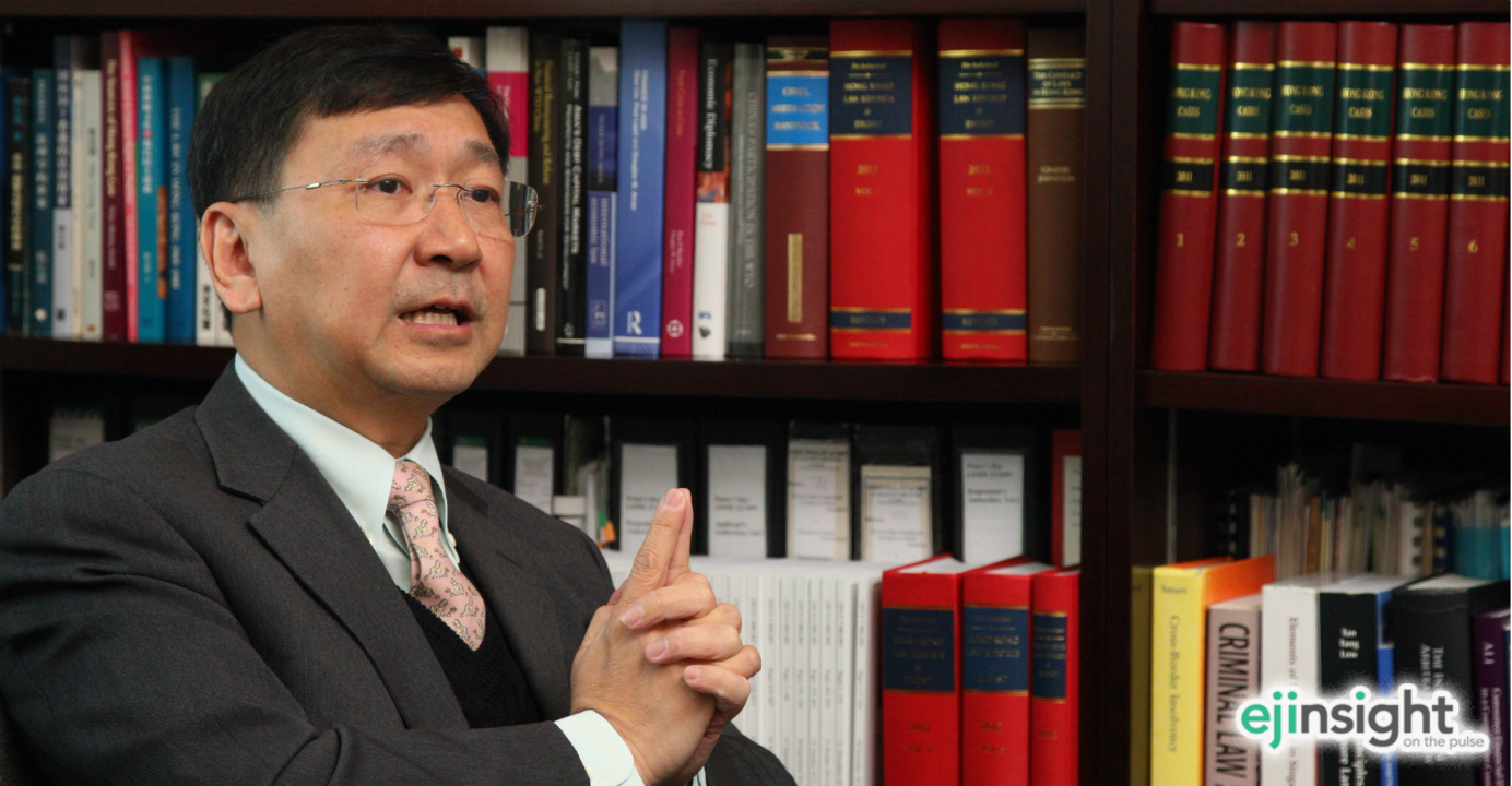 Professor Johannes Chan Man-mun is both democratic and pragmatic. During the debate over the 2017 political reform, his suggestions over the veto power of Beijing were both moderate and feasible. Photo: HKEJ Professor Johannes Chan Man-mun is both democratic and pragmatic. During the debate over the 2017 political reform, his suggestions over the veto power of Beijing were both moderate and feasible. Photo: HKEJ