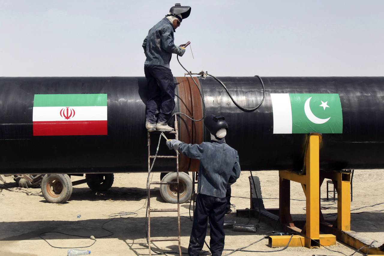 Pakistan has begun the ground work on a 700-kilometer section that will connect it to Iran's natural gas pipeline. Photo: WSJ Pakistan has begun the ground work on a 700-kilometer section that will connect it to Iran's natural gas pipeline. Photo: WSJ