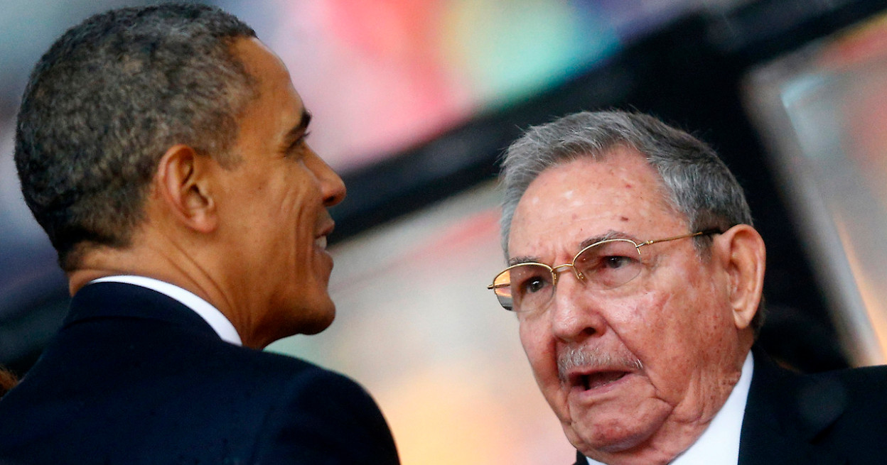Barack Obama meets Raul Castro at a regional summit in Panama, the first meeting of its kind between the US and Cuba in 60 years. Photo: doralnewsonline Barack Obama meets Raul Castro at a regional summit in Panama, the first meeting of its kind between the US and Cuba in 60 years. Photo: doralnewsonline