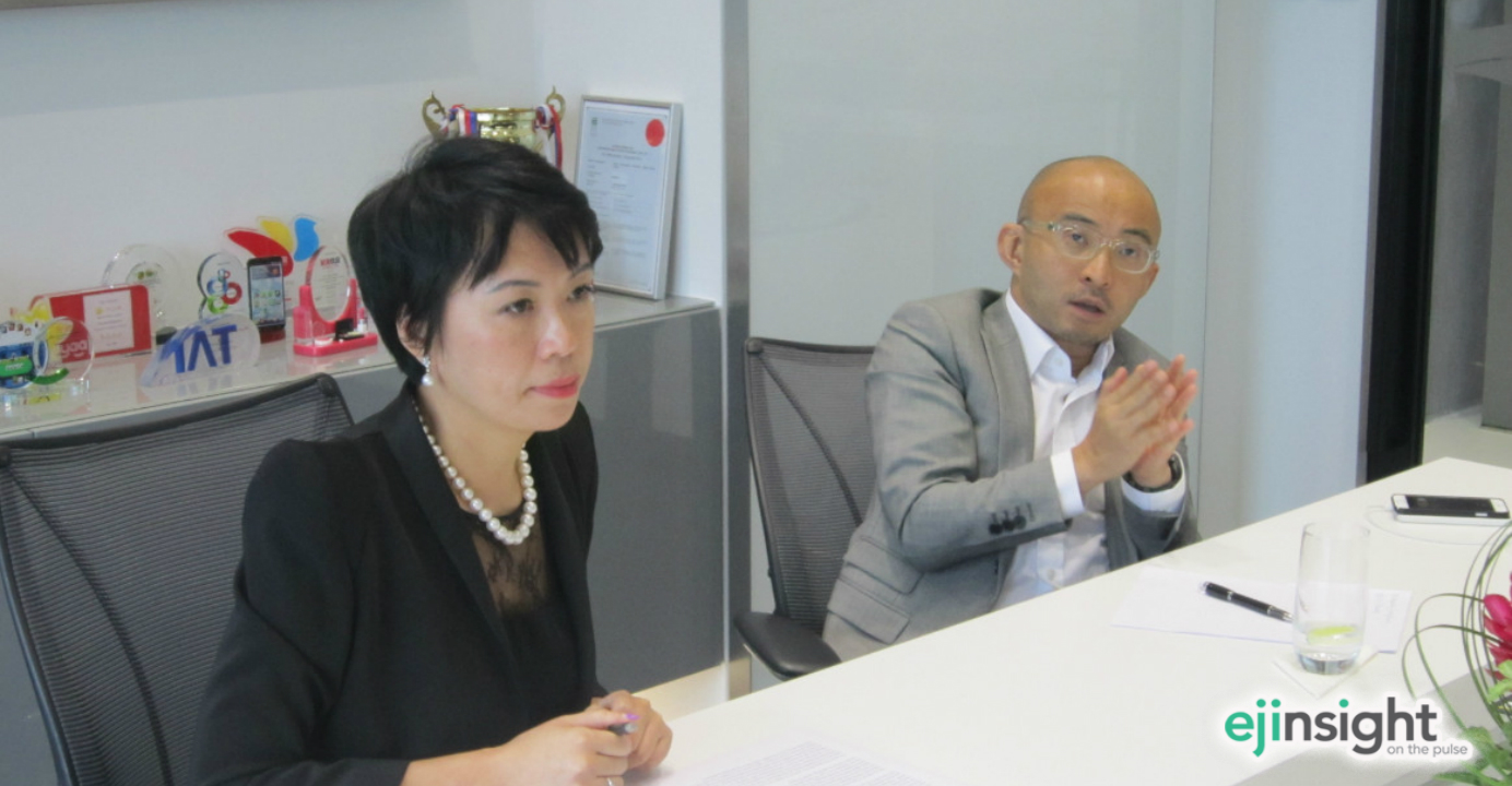 Gloria Lu (left) and Fan Bao (right) look forward to more US-listed firms seeking a dual listing in Hong Kong or the mainland. Photo: EJ Insight Gloria Lu (left) and Fan Bao (right) look forward to more US-listed firms seeking a dual listing in Hong Kong or the mainland. Photo: EJ Insight