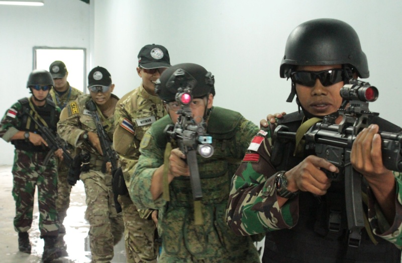 A multinational anti-terror squad is shown during training. Governments in Southeast Asia and beyond are increasingly worried about the radicalization of young people by ISIS. Photo: Internet A multinational anti-terror squad is shown during training. Governments in Southeast Asia and beyond are increasingly worried about the radicalization of young people by ISIS. Photo: Internet
