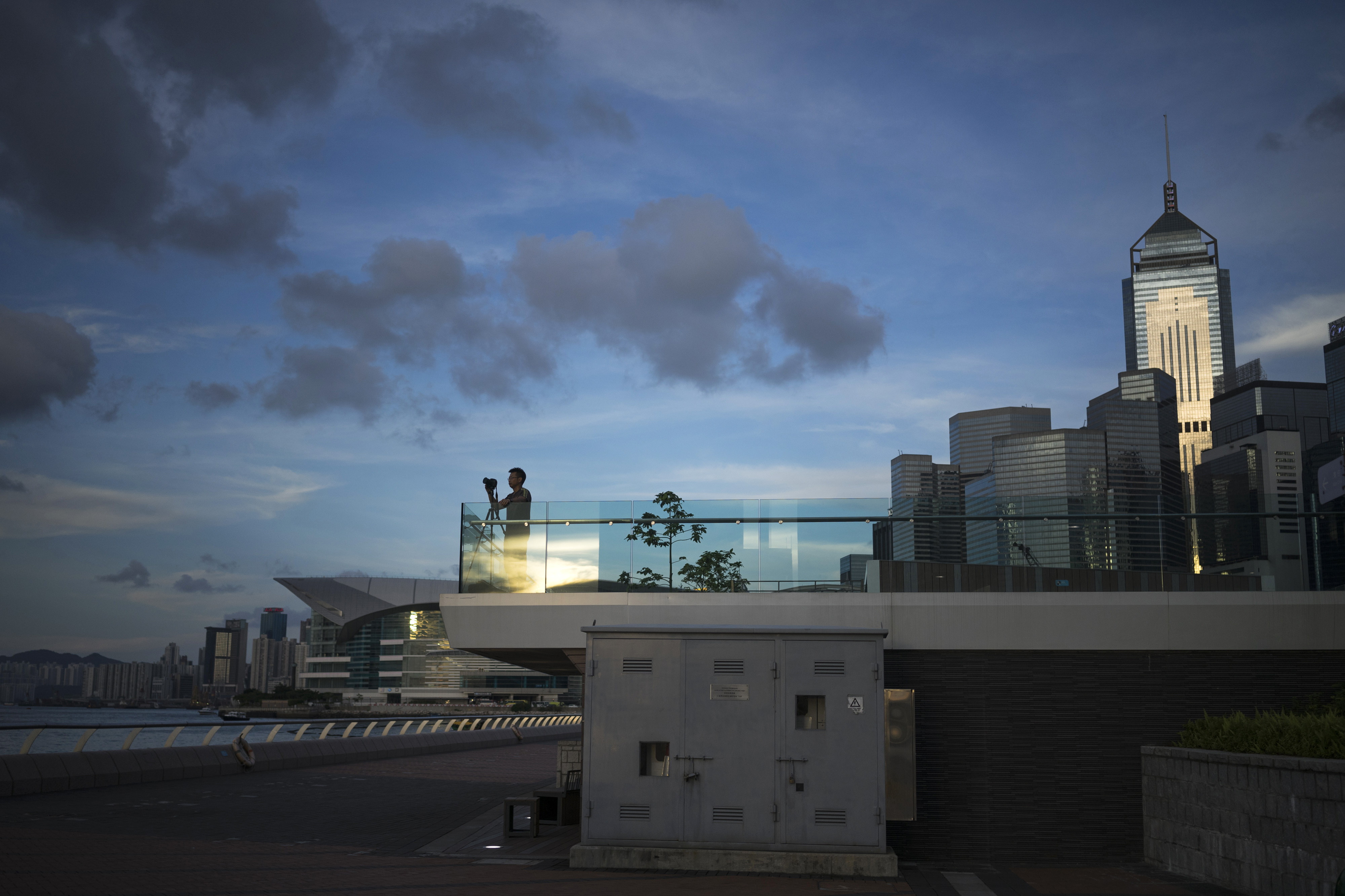 Hong Kong must build on its strengths and evolve into a hub for new financial technologies, say experts. Photo: Bloomberg Hong Kong must build on its strengths and evolve into a hub for new financial technologies, say experts. Photo: Bloomberg