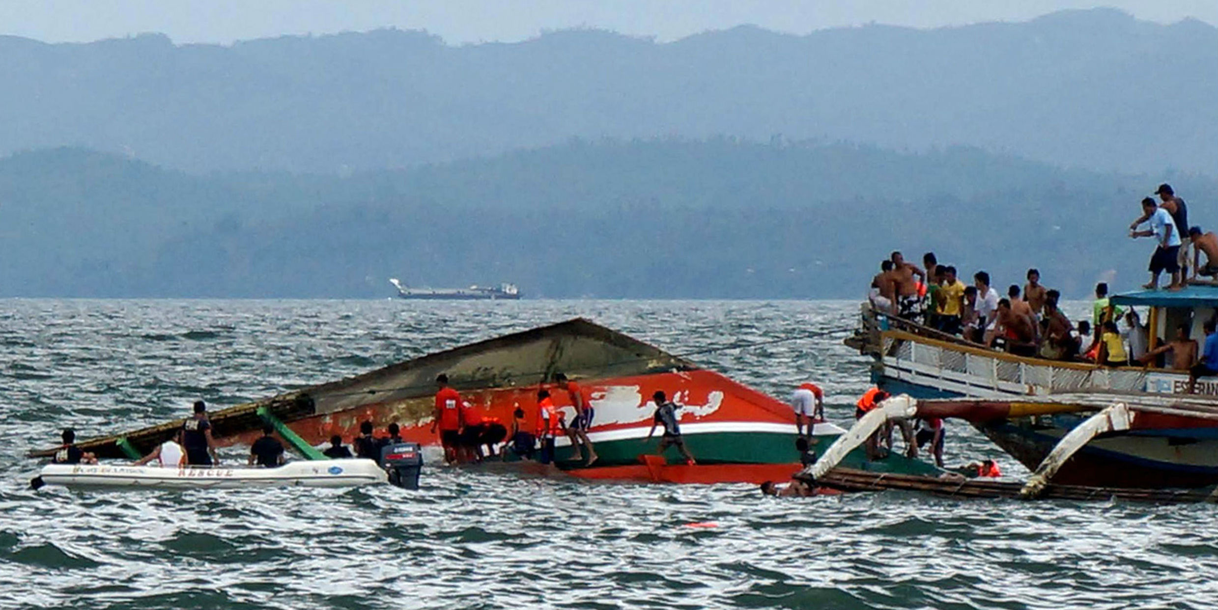 Rescuers search for survivors at the site of a passenger ferry that capsized off Ormoc City in central Philippines on Thursday. Photo: AFP Rescuers search for survivors at the site of a passenger ferry that capsized off Ormoc City in central Philippines on Thursday. Photo: AFP