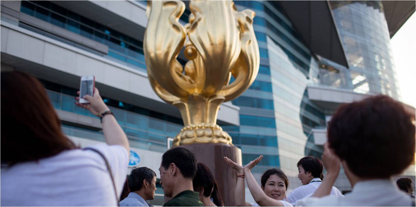 Mainland arrivals have been declining since visas from Shenzhen were restricted to once a week in April. Photo: Bloomberg Mainland arrivals have been declining since visas from Shenzhen were restricted to once a week in April. Photo: Bloomberg