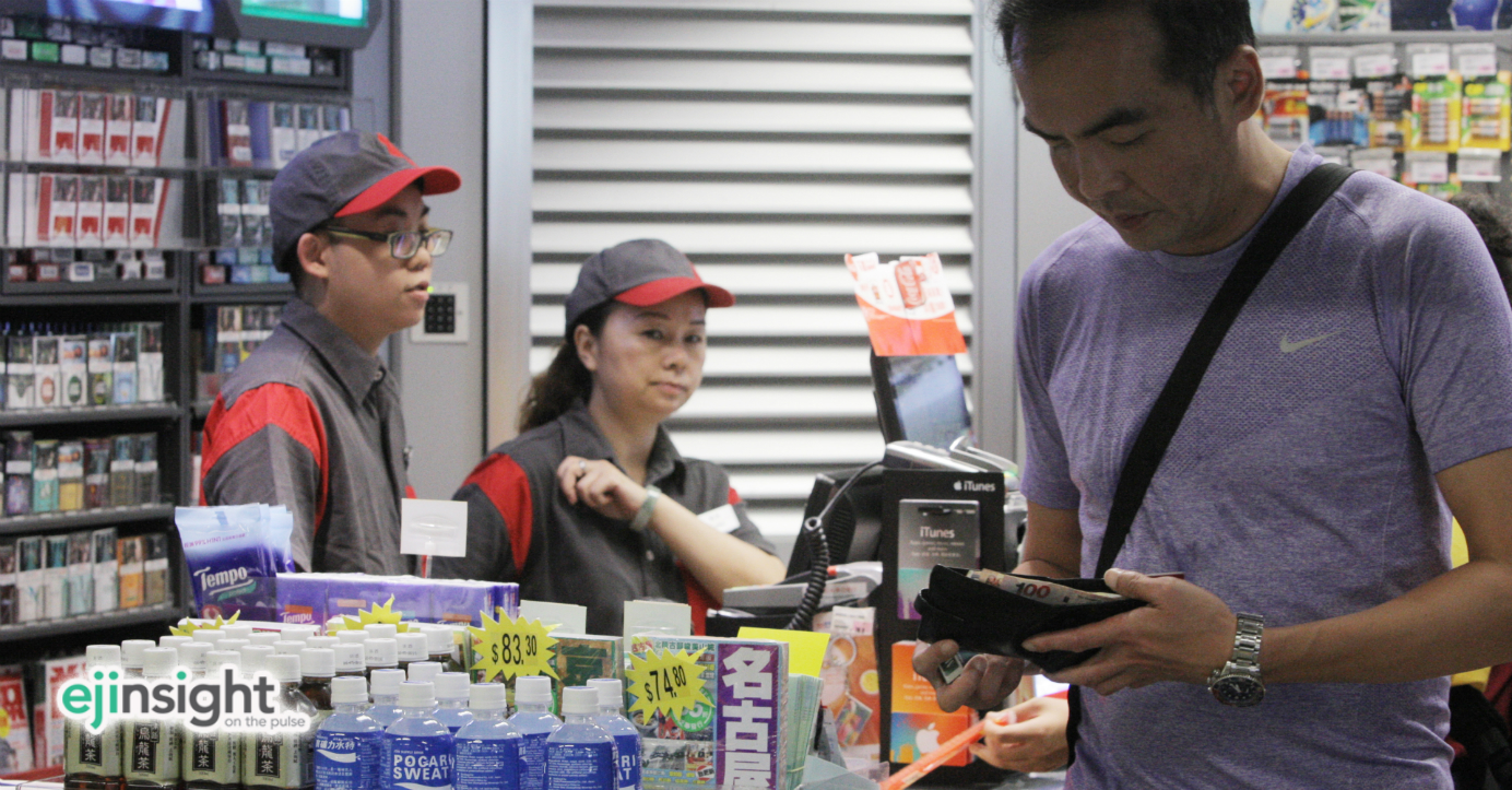 Employers say they may be forced to cut employees' wages if they reduce their working hours. Photo: HKEJ Employers say they may be forced to cut employees' wages if they reduce their working hours. Photo: HKEJ