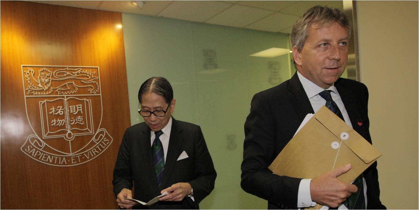Leong Che-hung (left) reportedly told Peter Mathieson (right) about the plan to delay the appointment of a pro vice chancellor after he secured enough votes from the council. Photo: HKEJ Leong Che-hung (left) reportedly told Peter Mathieson (right) about the plan to delay the appointment of a pro vice chancellor after he secured enough votes from the council. Photo: HKEJ