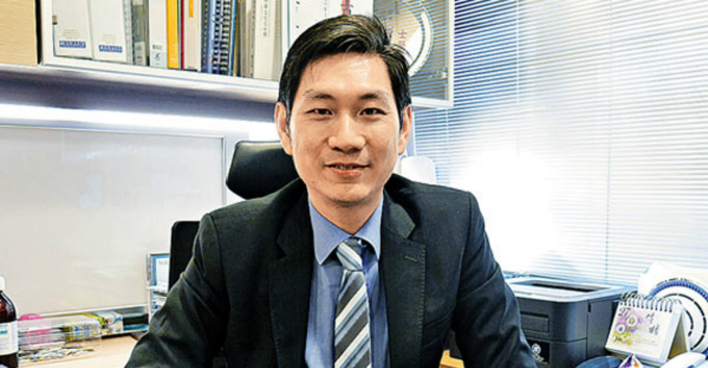 Lee Chun-kit, a specialist in family medicine, said the best way to lose weight is to do regular exercise and eat healthy food. Photo: HKEJ Lee Chun-kit, a specialist in family medicine, said the best way to lose weight is to do regular exercise and eat healthy food. Photo: HKEJ