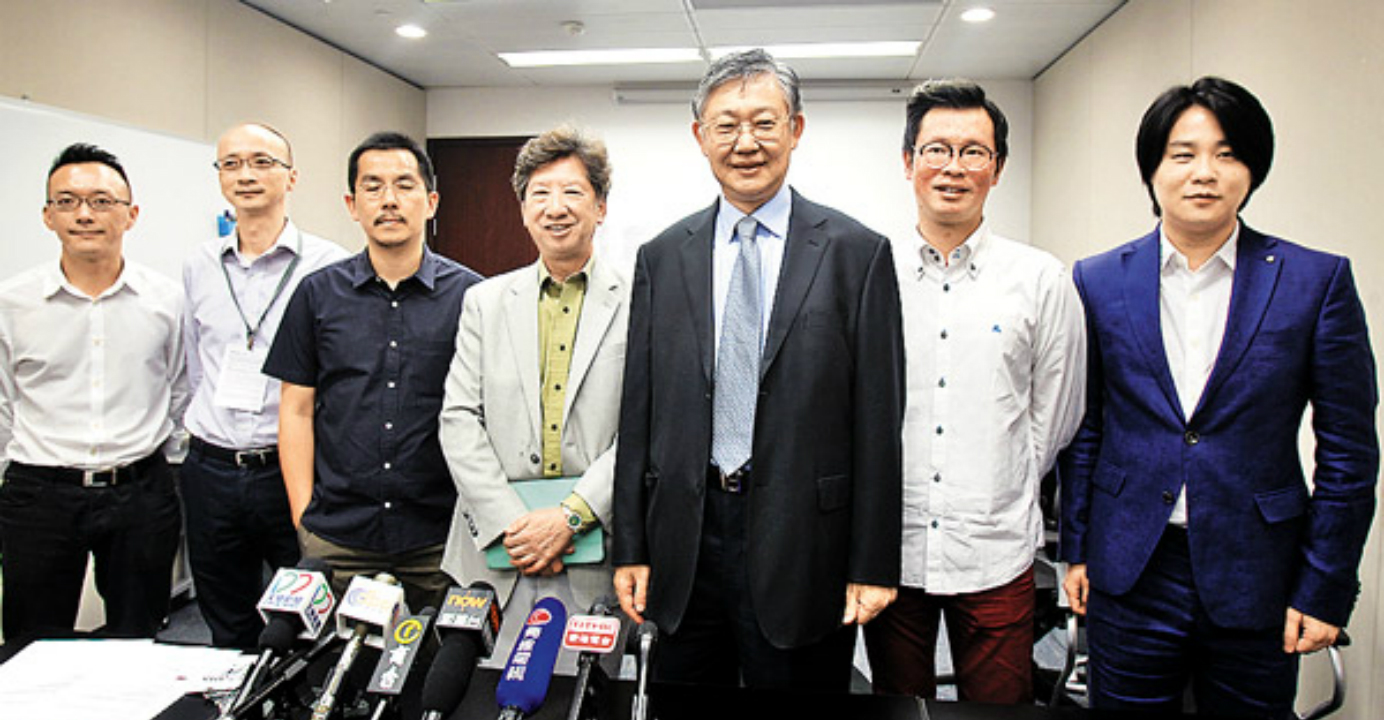 Joseph Lau (left) has joined the think tank Path of Democracy founded by former Civic Party lawmaker Ronny Tong. Photo: HKEJ Joseph Lau (left) has joined the think tank Path of Democracy founded by former Civic Party lawmaker Ronny Tong. Photo: HKEJ