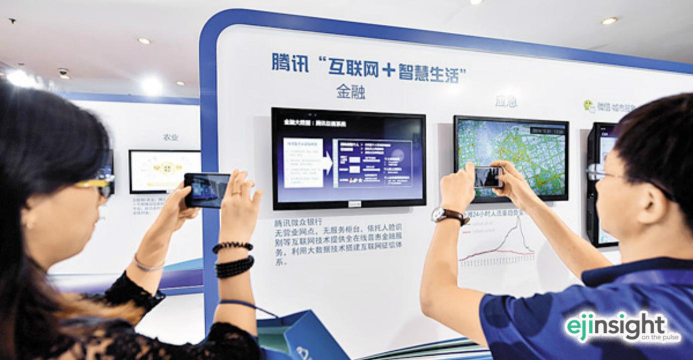 FinTech is posing a challenge to traditional banking models, but consumers are benefiting. Photo: HKEJ FinTech is posing a challenge to traditional banking models, but consumers are benefiting. Photo: HKEJ