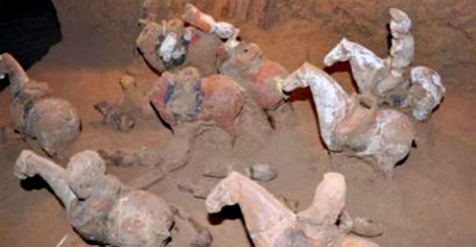 Ancient Chinese tombs containing priceless relics are targets for well-equipped modern-day tomb raiders. Photo: AFP Ancient Chinese tombs containing priceless relics are targets for well-equipped modern-day tomb raiders. Photo: AFP