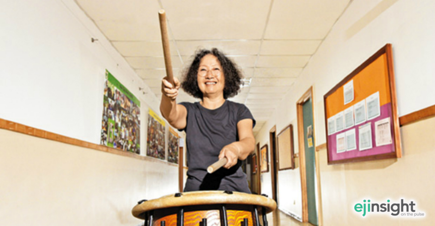 Shoko Fujioka has lived in Hong Kong for more than 30 years and calls it home. Here, she plays the taiko, a traditional Japanese drum. Photo: HKEJ Shoko Fujioka has lived in Hong Kong for more than 30 years and calls it home. Here, she plays the taiko, a traditional Japanese drum. Photo: HKEJ