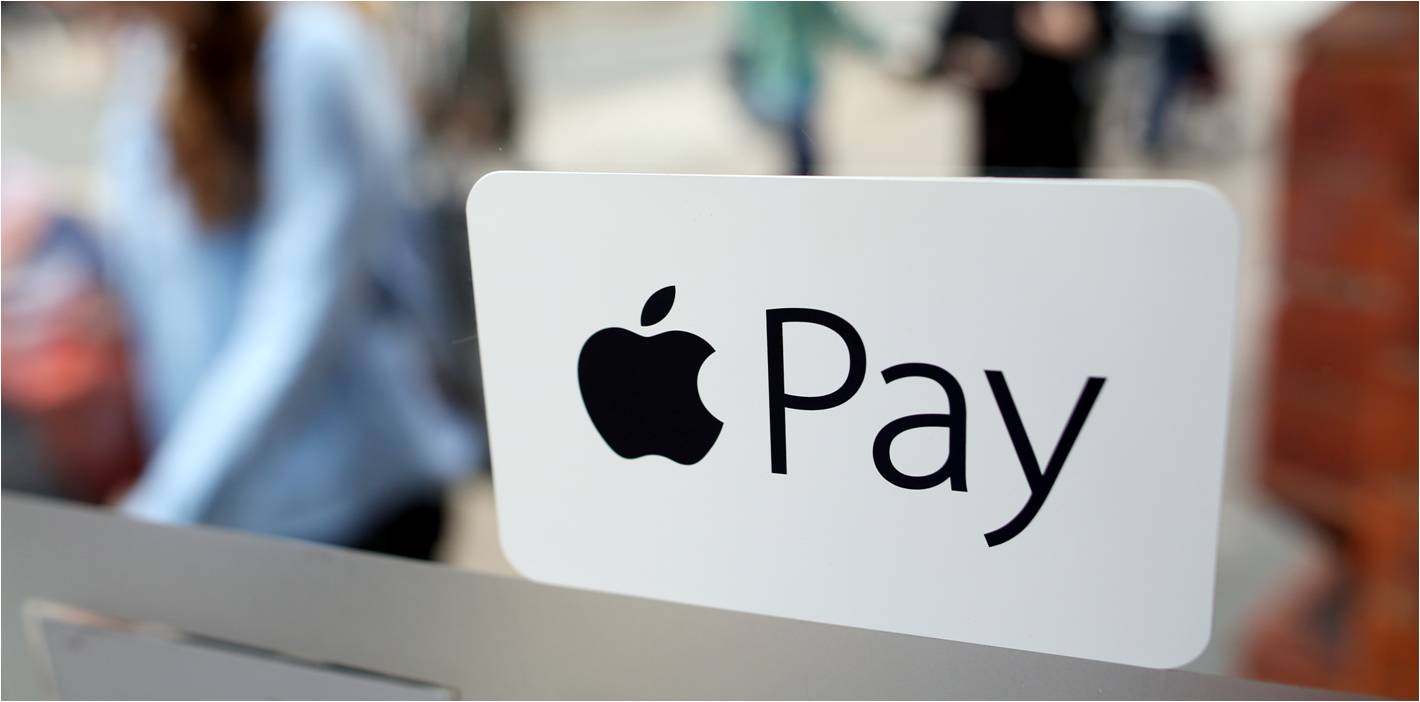 Apple Pay is on its way to Hong Kong in the new year, but banks say they aren't worried. Photo: Bloomberg Apple Pay is on its way to Hong Kong in the new year, but banks say they aren't worried. Photo: Bloomberg