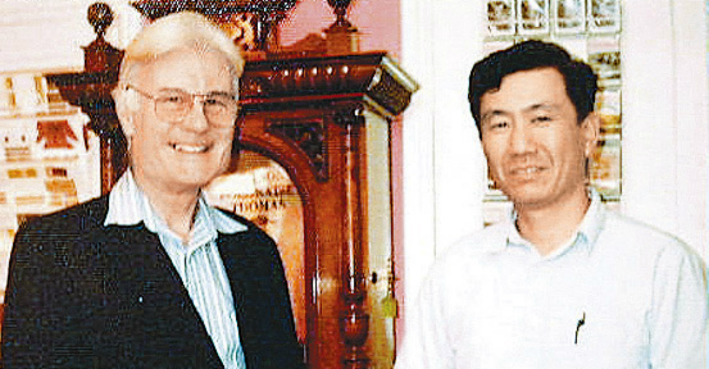 Ohmori seen with the owner of Mechanical Music Museum in the United Kingdom in the 1980s. Photo: HKEJ Ohmori seen with the owner of Mechanical Music Museum in the United Kingdom in the 1980s. Photo: HKEJ