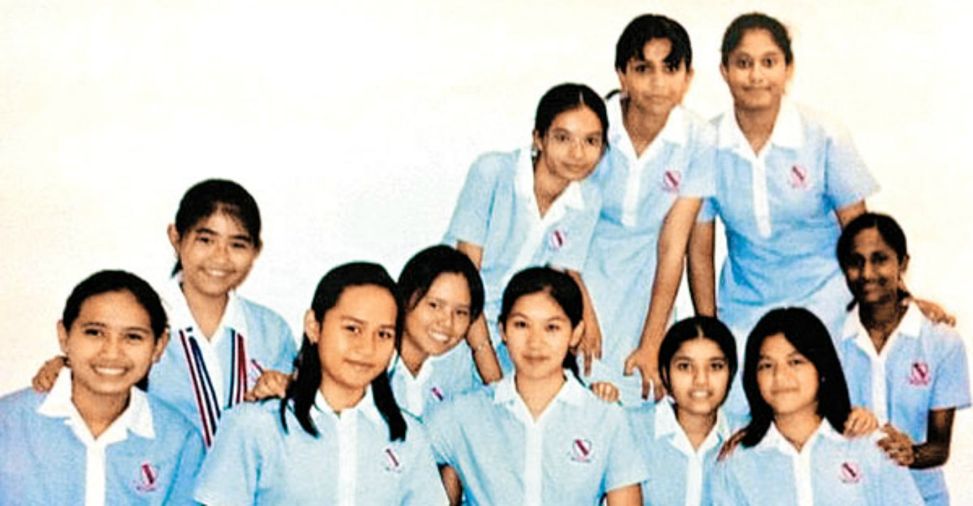 While in school, Yumul (extreme right, first row) had people from different ethnic backgrounds as classmates. Photo: HKEJ While in school, Yumul (extreme right, first row) had people from different ethnic backgrounds as classmates. Photo: HKEJ