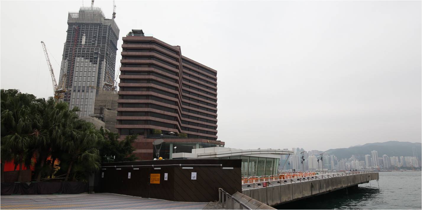 The harbourfront is just a stone's throw away from where New World is constructing a luxury hotel and a shopping mall. Photo: HKEJ The harbourfront is just a stone's throw away from where New World is constructing a luxury hotel and a shopping mall. Photo: HKEJ