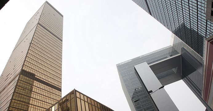 The Far East Finance Centre (left) that houses the South Korean consulate is merely a stone's throw away from the government headquarters and offices of other foreign diplomatic missions. Photo: HKEJ The Far East Finance Centre (left) that houses the South Korean consulate is merely a stone's throw away from the government headquarters and offices of other foreign diplomatic missions. Photo: HKEJ