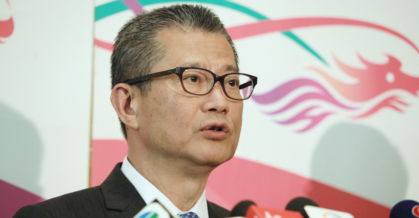 After buckling under public pressure, Finance Secretary Paul Chan sees very little improvement in his popularity. Photo: HKEJ After buckling under public pressure, Finance Secretary Paul Chan sees very little improvement in his popularity. Photo: HKEJ
