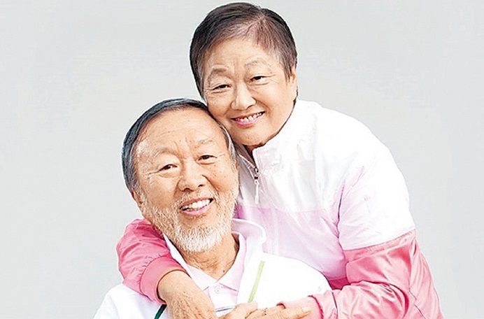 Charles Kao Kuen met his wife Gwen Kao while he was working at Standard Telephones & Cables in the United Kingdom. They married in 1959. Photo: Internet Charles Kao Kuen met his wife Gwen Kao while he was working at Standard Telephones & Cables in the United Kingdom. They married in 1959. Photo: Internet