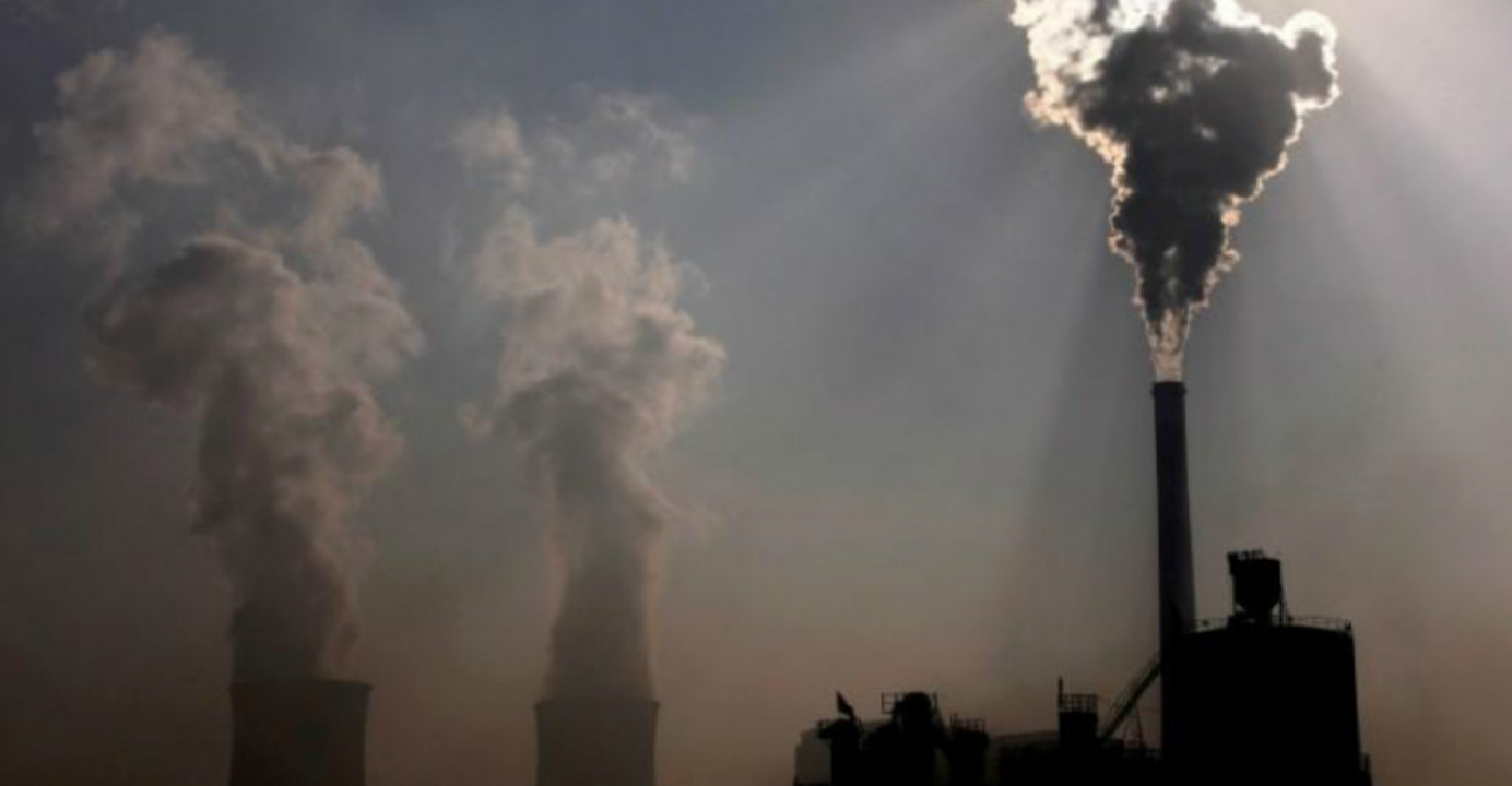 China’s total carbon dioxide emissions are leveling off. Photo: Reuters China’s total carbon dioxide emissions are leveling off. Photo: Reuters