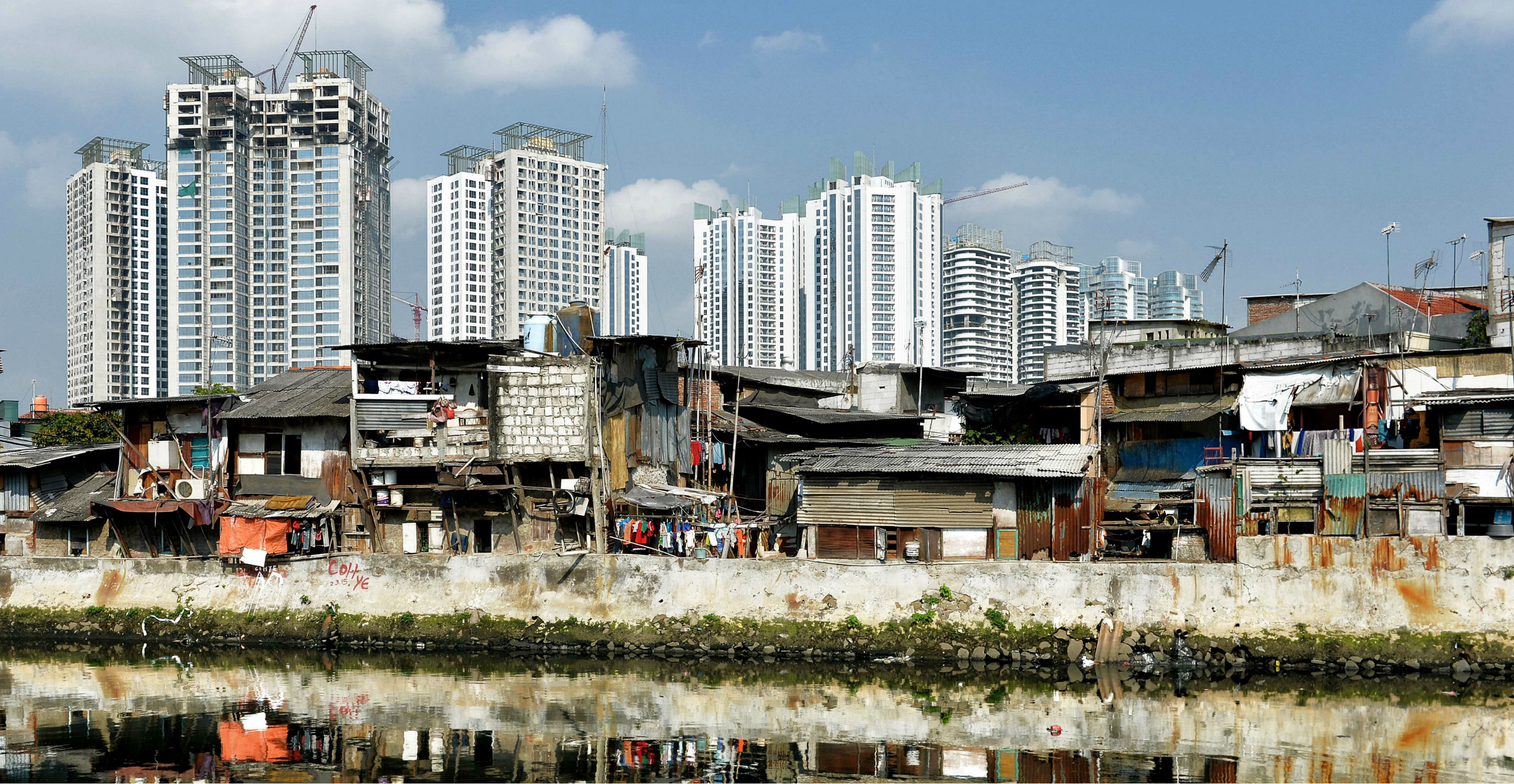 Wealth and poverty: Oxfam said a new billionaire was created every two days last year, just as the poorest half of the world’s population saw their wealth decline by 11 percent. Photo: AFP Wealth and poverty: Oxfam said a new billionaire was created every two days last year, just as the poorest half of the world’s population saw their wealth decline by 11 percent. Photo: AFP