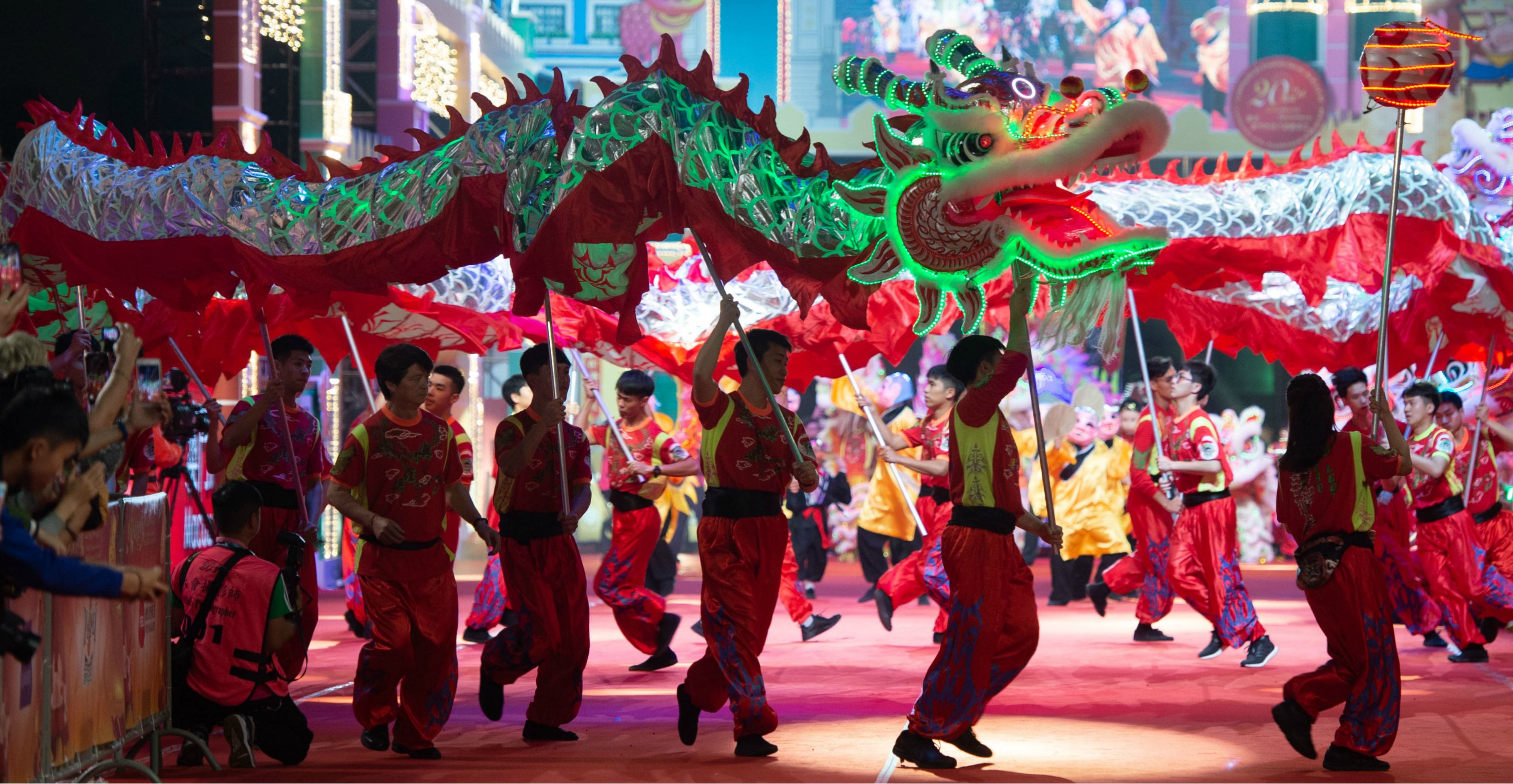 Macau welcomes the Year of the Pig. Lower mainland economic growth, a weaker yuan and a simmering trade war threaten to derail growth in the world’s biggest casino hub. Photo: Xinhua Macau welcomes the Year of the Pig. Lower mainland economic growth, a weaker yuan and a simmering trade war threaten to derail growth in the world’s biggest casino hub. Photo: Xinhua