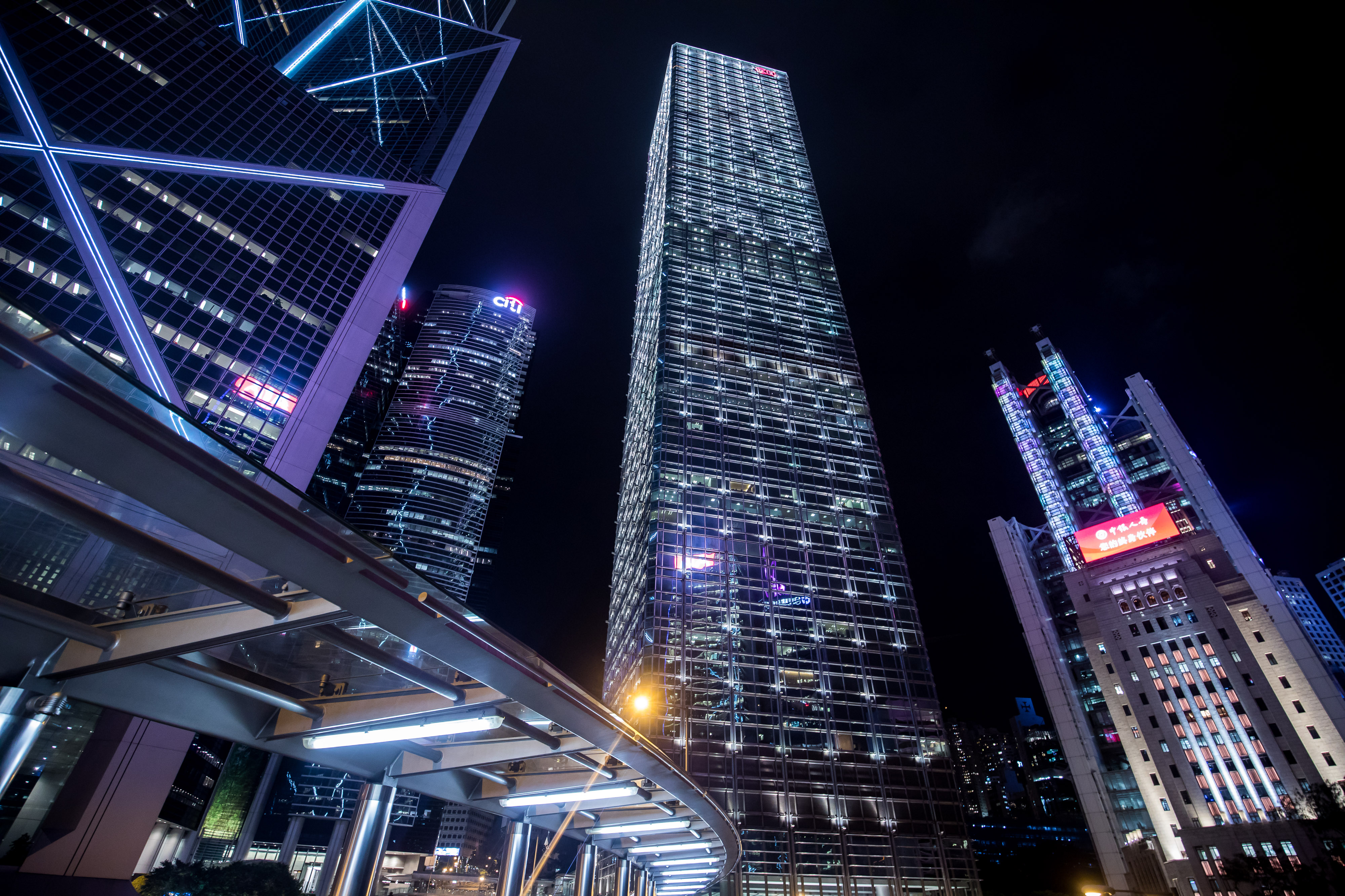 The Cheung Kong Center building (center) has become a super-premium spot in Hong Kong's commercial property landscape, with rents hitting new highs. Photo: Bloomberg The Cheung Kong Center building (center) has become a super-premium spot in Hong Kong's commercial property landscape, with rents hitting new highs. Photo: Bloomberg