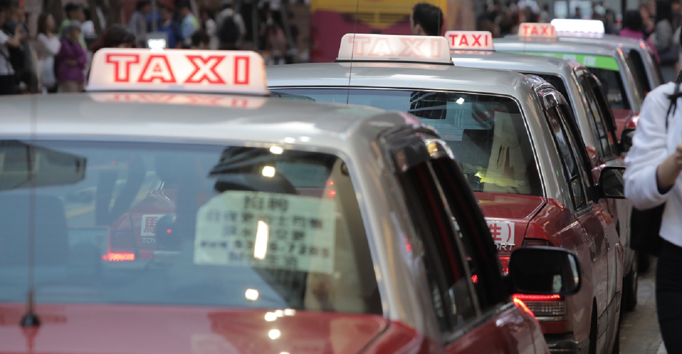 Franchised taxis will have to meet higher service standards with respect to vehicle types, compartment facilities, online hailing arrangements, safety requirements, training for drivers, customer service and complaint handling. Photo: HKEJ Franchised taxis will have to meet higher service standards with respect to vehicle types, compartment facilities, online hailing arrangements, safety requirements, training for drivers, customer service and complaint handling. Photo: HKEJ