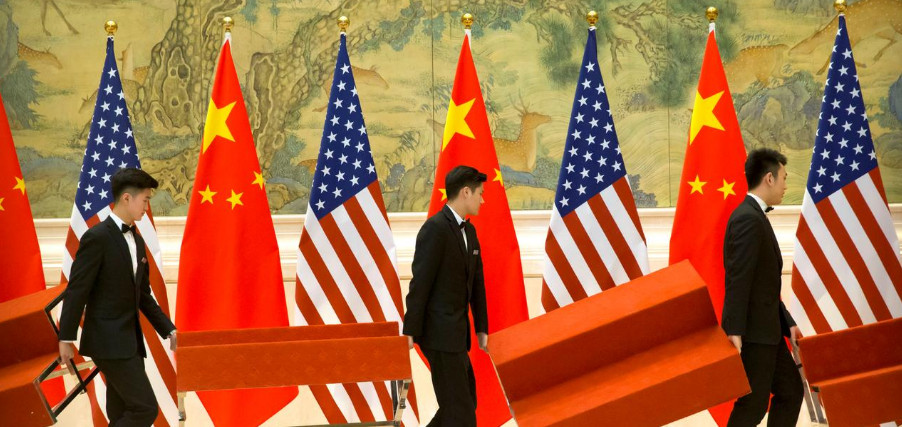 Investors are caught in the disruptive fire of the US-China trade war, which is turning into a "tech cold war" that threatens to disrupt global supply chains. Photo: Reuters Investors are caught in the disruptive fire of the US-China trade war, which is turning into a "tech cold war" that threatens to disrupt global supply chains. Photo: Reuters