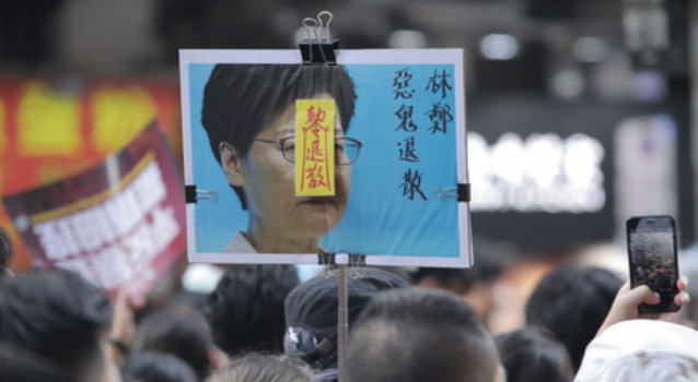 Carrie Lam and her bosses in Beijing don't seem to realize the depth of people's anger and unhappiness in Hong Kong, observers say. Photo: HKEJ Carrie Lam and her bosses in Beijing don't seem to realize the depth of people's anger and unhappiness in Hong Kong, observers say. Photo: HKEJ