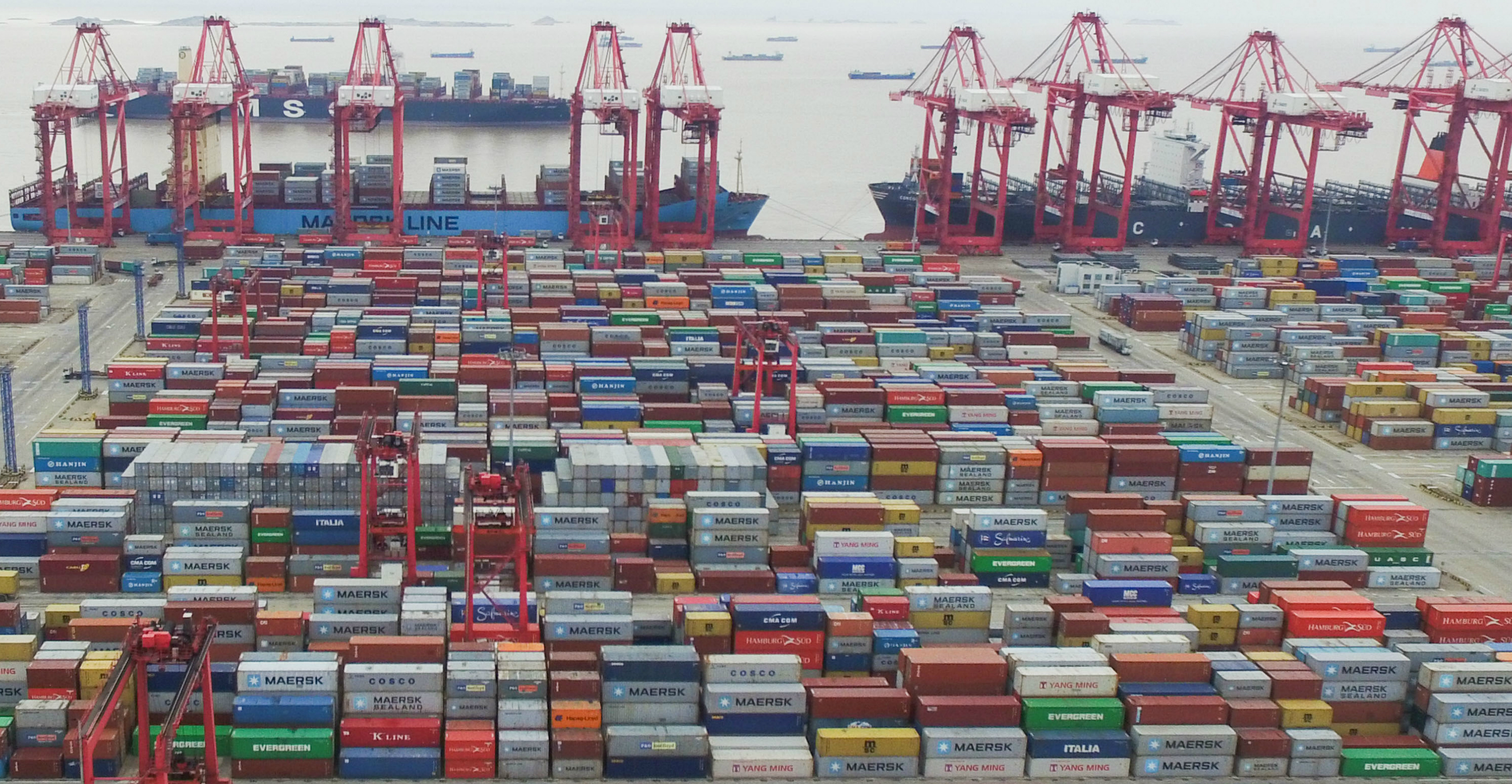 July exports rose 3.3 percent from a year earlier, the fastest since March, but imports declined 5.6 percent. Photo: Xinhua July exports rose 3.3 percent from a year earlier, the fastest since March, but imports declined 5.6 percent. Photo: Xinhua