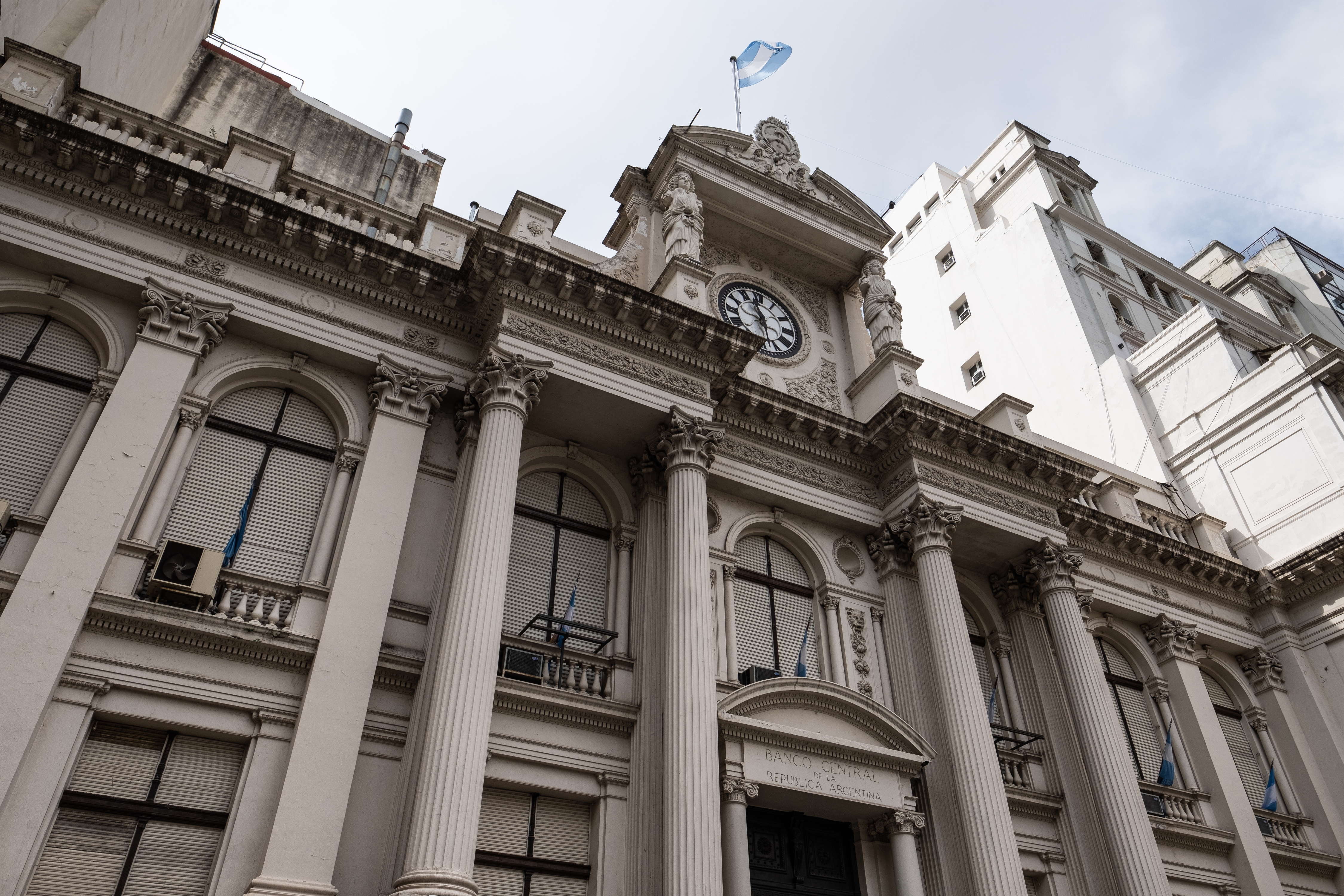 Argentina has unveiled further measures to tamp down currency speculation amid a debt crisis. Photo: Bloomberg Argentina has unveiled further measures to tamp down currency speculation amid a debt crisis. Photo: Bloomberg