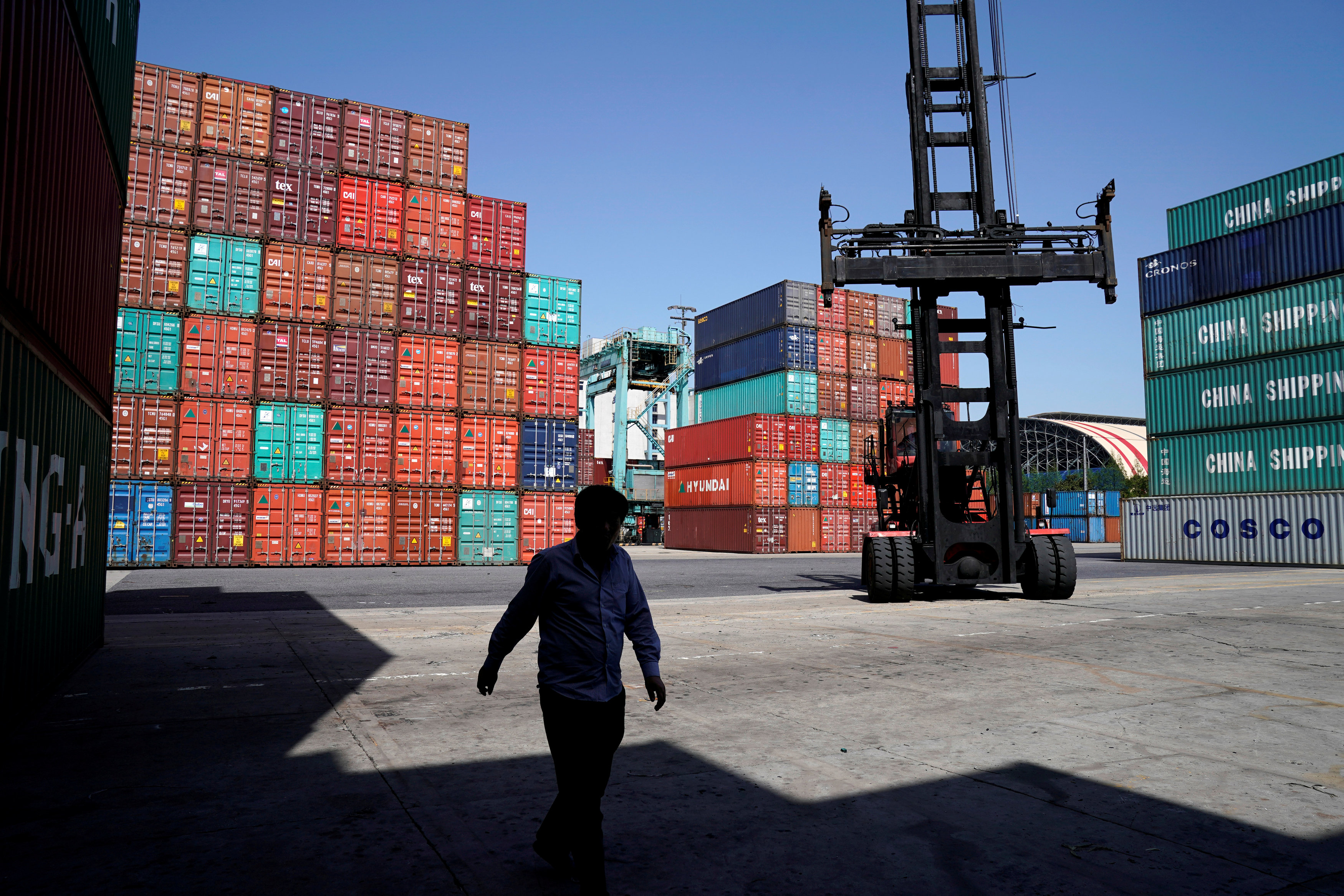 Washington and Beijing have made some conciliatory gestures as they prepare for new rounds of talks to resolve their trade dispute. Photo: Reuters Washington and Beijing have made some conciliatory gestures as they prepare for new rounds of talks to resolve their trade dispute. Photo: Reuters