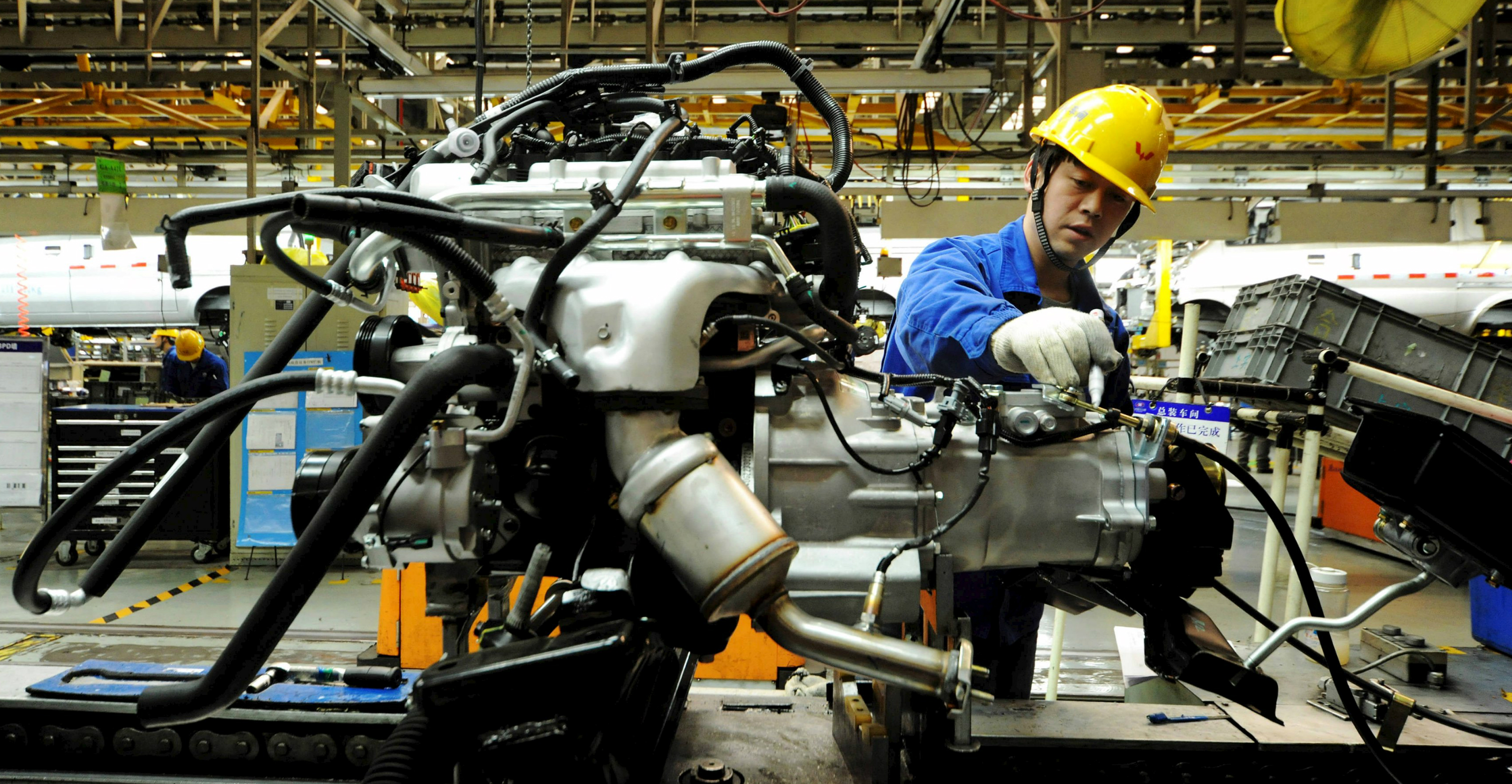 Industrial output growth unexpectedly weakened to 4.4 percent in August from the same period a year earlier, the slowest pace since February 2002. Photo: Reuters Industrial output growth unexpectedly weakened to 4.4 percent in August from the same period a year earlier, the slowest pace since February 2002. Photo: Reuters