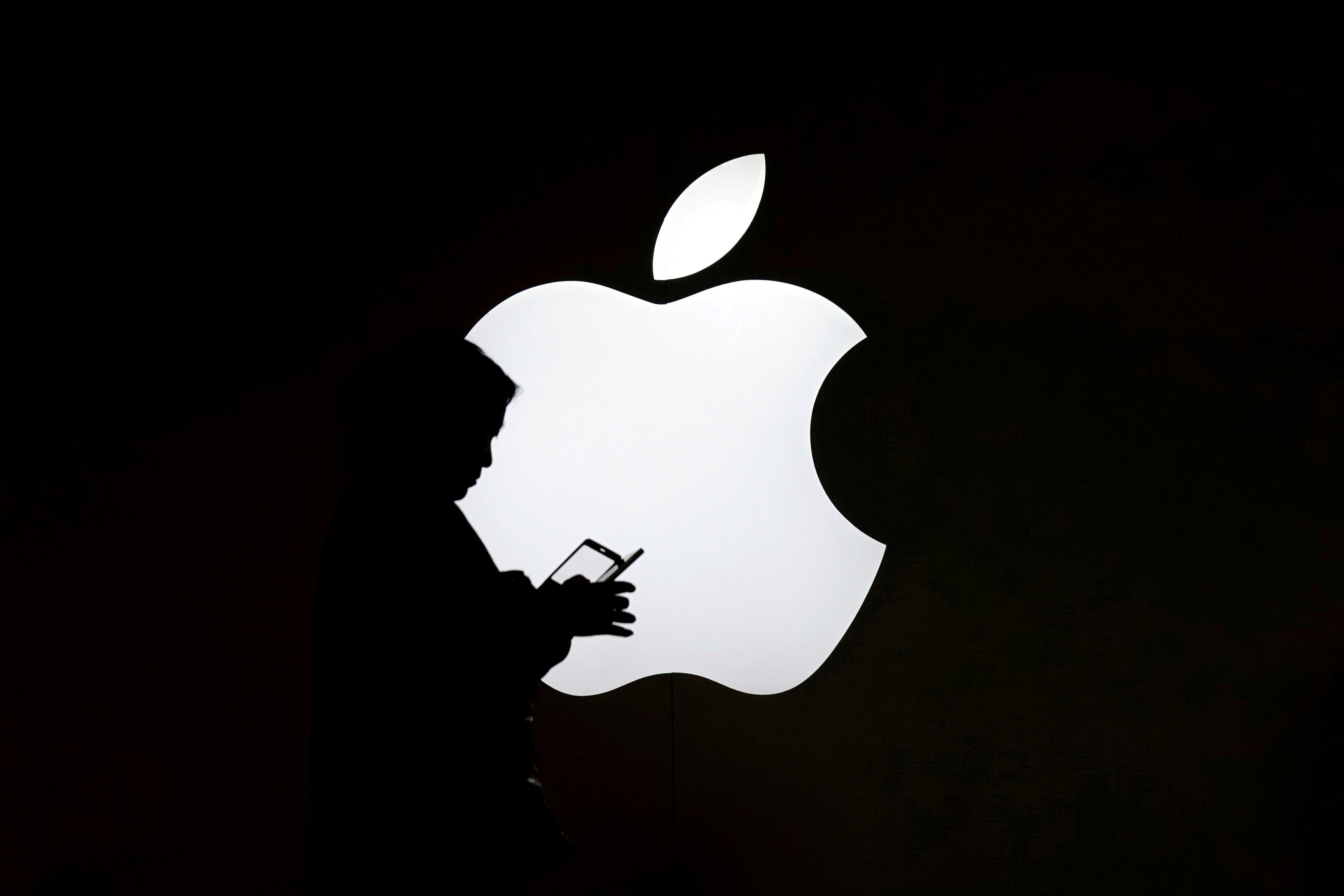 Removing an app that Hong Kong protesters have used to track police movements, Apple said the app violated the firm's rules. Photo: Reuters Removing an app that Hong Kong protesters have used to track police movements, Apple said the app violated the firm's rules. Photo: Reuters