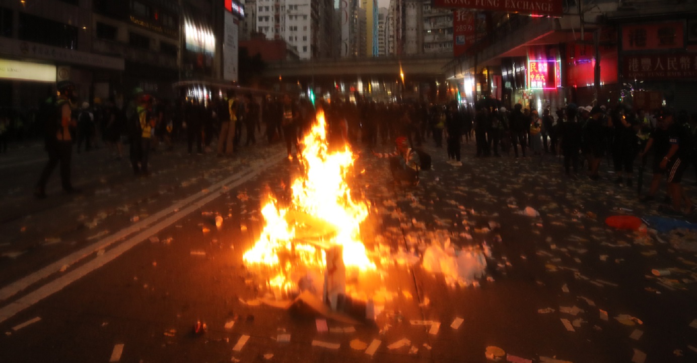 Society should ponder why there has been a surge in the number of students taking part in violent demonstrations after September, the author said. Photo: HKEJ Society should ponder why there has been a surge in the number of students taking part in violent demonstrations after September, the author said. Photo: HKEJ