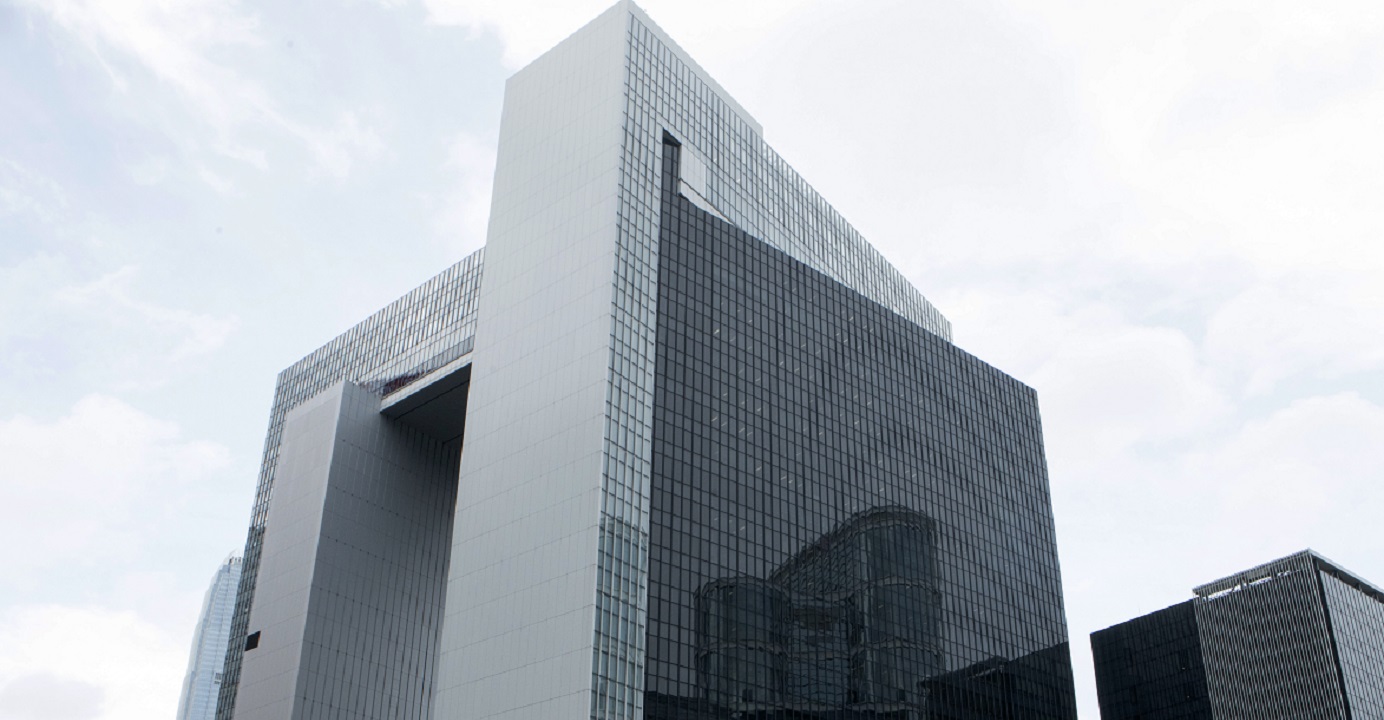 Hong Kong authorities need to take concrete action to assure the international community that the territory will retain its distinctiveness and not turn into another mainland Chinese city, lawmaker Charles Mok says. Photo: Bloomberg Hong Kong authorities need to take concrete action to assure the international community that the territory will retain its distinctiveness and not turn into another mainland Chinese city, lawmaker Charles Mok says. Photo: Bloomberg