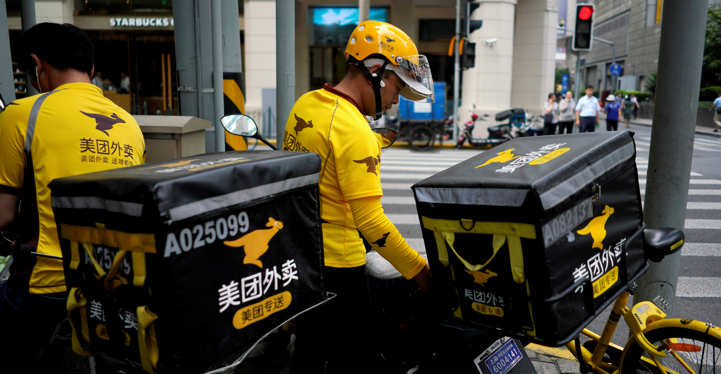 Meituan has steadily increased its share of China’s food delivery market to 65.8 percent as of end-September, compared with 60.1 percent a year earlier, according to research firm Trustdata. Photo: Reuters Meituan has steadily increased its share of China’s food delivery market to 65.8 percent as of end-September, compared with 60.1 percent a year earlier, according to research firm Trustdata. Photo: Reuters