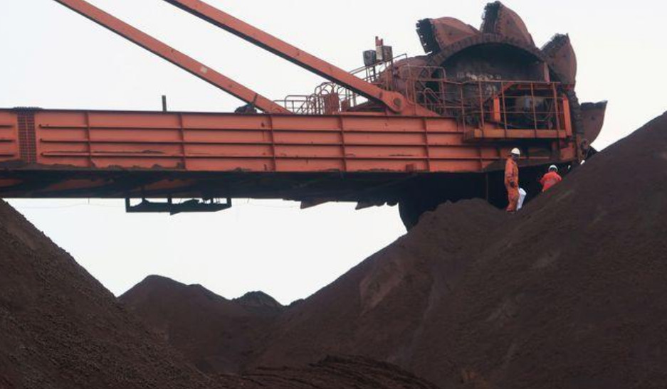Commodities and commodity currencies often show a lagged response to economic developments in China. Photo: Reuters Commodities and commodity currencies often show a lagged response to economic developments in China. Photo: Reuters