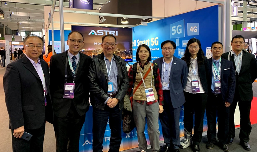 Dr. Eric Tsang. Director, Communications Technologies, ASTRI. (second left) Photo: ASTRI Dr. Eric Tsang. Director, Communications Technologies, ASTRI. (second left) Photo: ASTRI