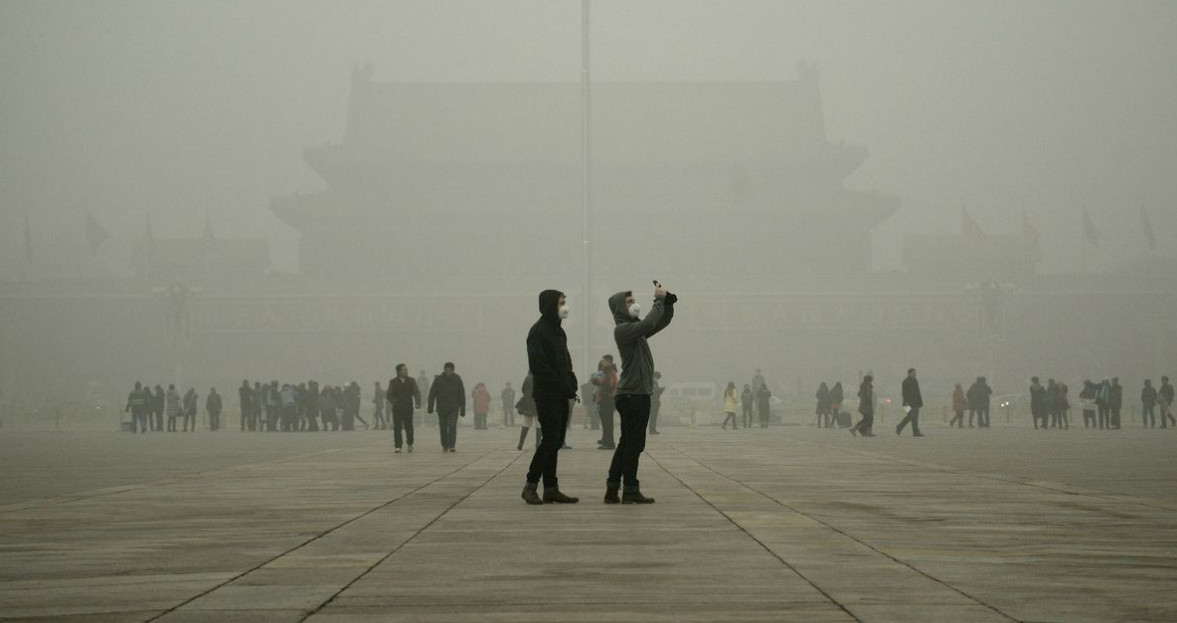 A recent study by some of my Harvard colleagues provided the first clear evidence that a small increase in long-term exposure to particulate-matter air pollution can significantly increase the odds of someone dying from COVID-19. Photo: Bloomberg