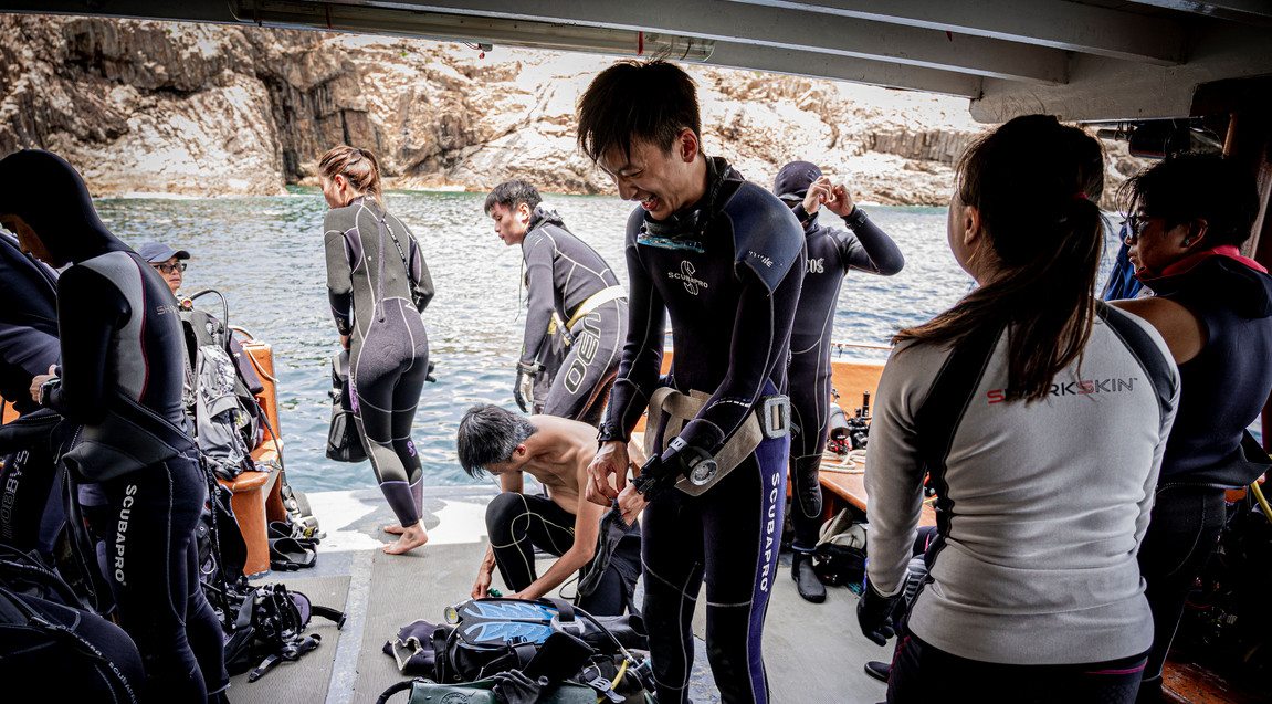 National Geographic explorers work with local teams of citizen scientists to conduct an underwater survey on Hong Kong reef fish. Photo: Swire National Geographic explorers work with local teams of citizen scientists to conduct an underwater survey on Hong Kong reef fish. Photo: Swire