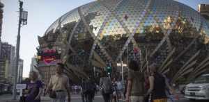 Casino stocks slide amid UnionPay crackdown