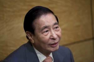 Tycoons begin their talk-show on Occupy Central