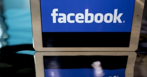 Facebook says sorry after system crash 