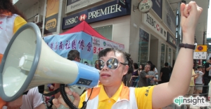 How pro-Beijing march turned into a dud