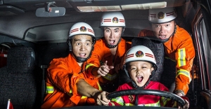Boy with leukemia gets thrilling birthday gift from firemen
