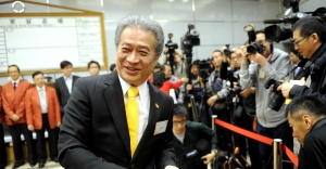 Gold could fall to US$1,100 by February, expert says